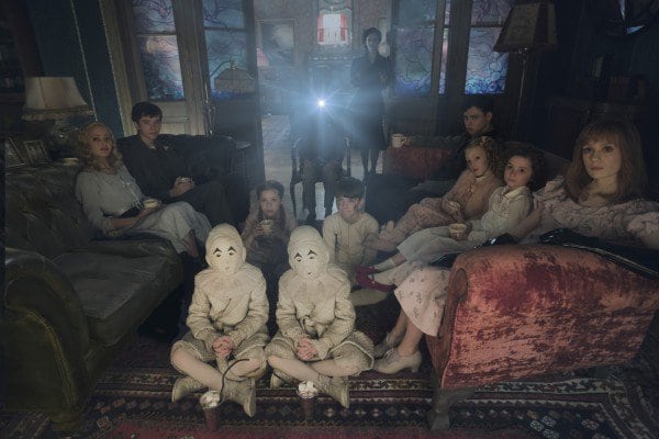 Miss-Peregrine’s-Home-for-Peculiar-Children-2-600x400