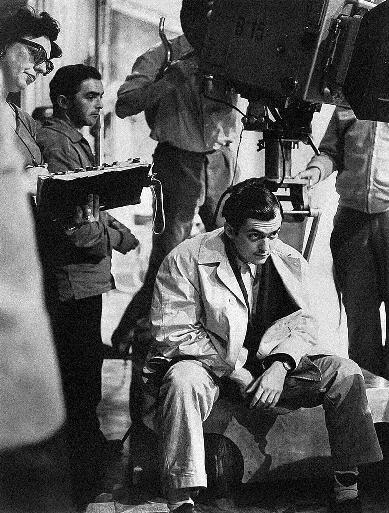 Kubrick on the set of Paths of Glory 1957 publicity photo wikipedia