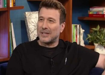 Γιάννης Πλούταρχος: Ο αγώνας του με τη δυσλεξία και υποστήριξη της μητέρας του (vid)