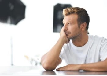 Ο Γιάννης Πλούταρχος ξεκινά εμφανίσεις στο Anodos Live Stage | Πρεμιέρα 28/3