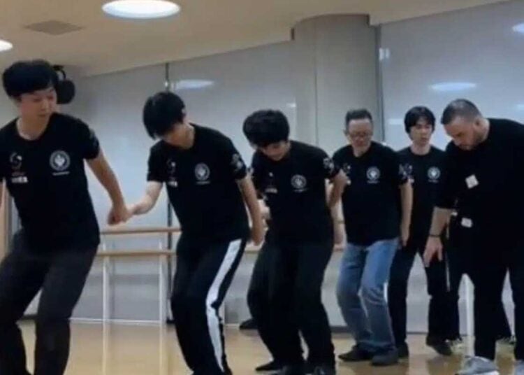 Ιάπωνες φοιτητές «ζωντανεύουν» τον Ποντιακό χορό Σέρρα και γίνονται viral